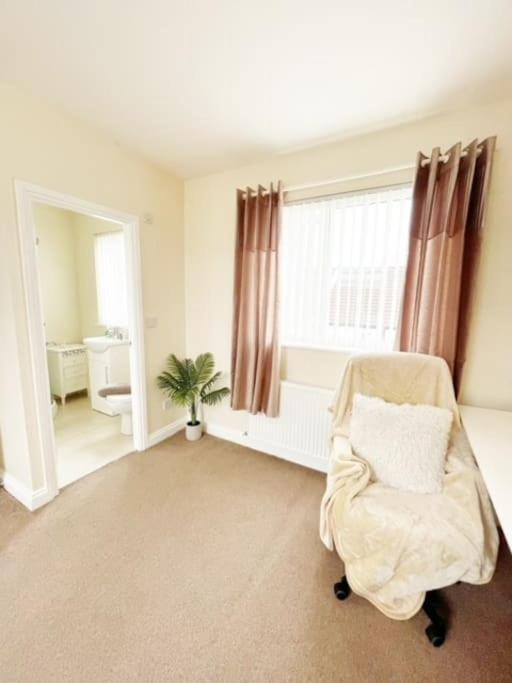 5 Bedroom, Sleeps 9 - Base To Explore Liverpool And Beyond Buitenkant foto