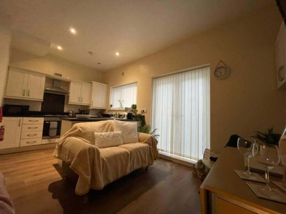 5 Bedroom, Sleeps 9 - Base To Explore Liverpool And Beyond Buitenkant foto